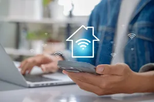 Cámara Wi-Fi vs monitoreo profesional: qué resuelve cada uno (y cuándo conviene)