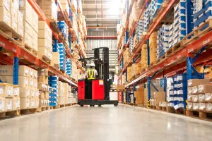 Soluciones de seguridad en logística: del almacenamiento al destino final